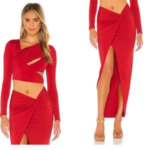 H:ours cyn top M and Camila skirt S ❤️❤️‍🔥